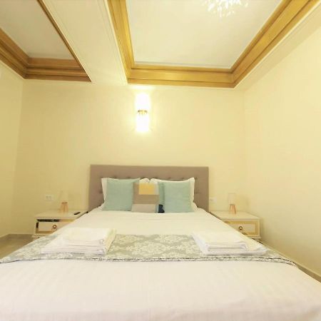 Laroka House Luxury Apartment City Center Universitate 布加勒斯特 外观 照片