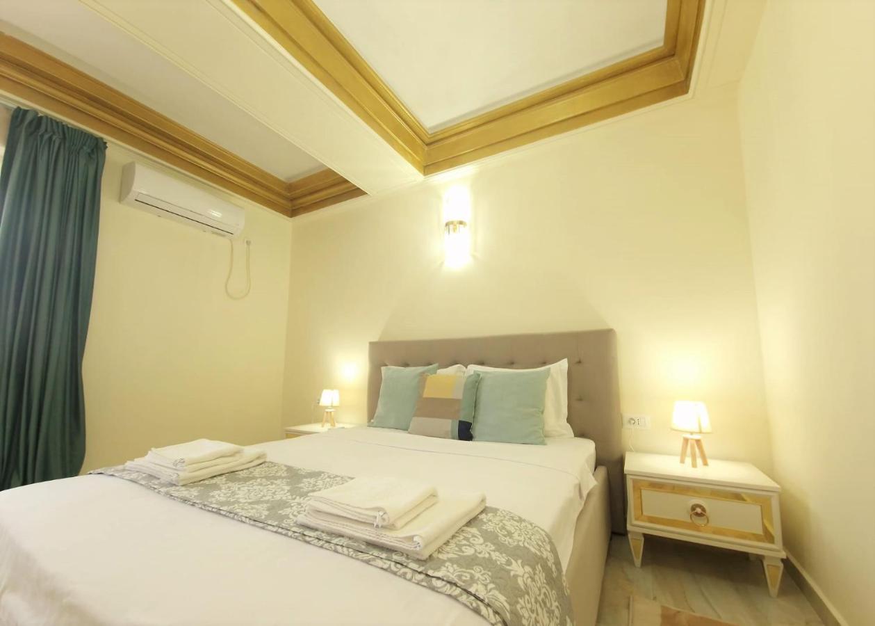 Laroka House Luxury Apartment City Center Universitate 布加勒斯特 外观 照片