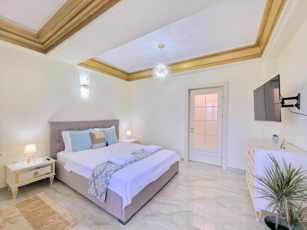 Laroka House Luxury Apartment City Center Universitate 布加勒斯特 外观 照片
