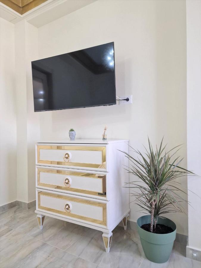 Laroka House Luxury Apartment City Center Universitate 布加勒斯特 外观 照片